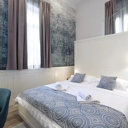 Konukevi The Diocletian Collection 4*